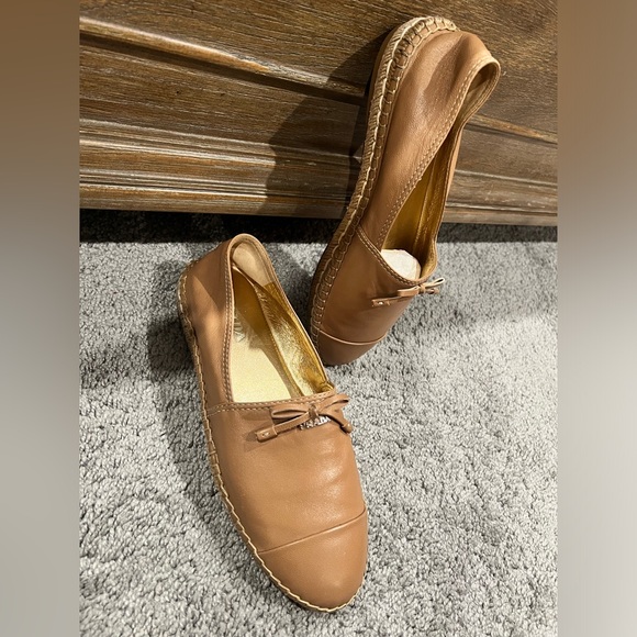 Prada espadrilles tan color in great condition - Picture 5 of 5